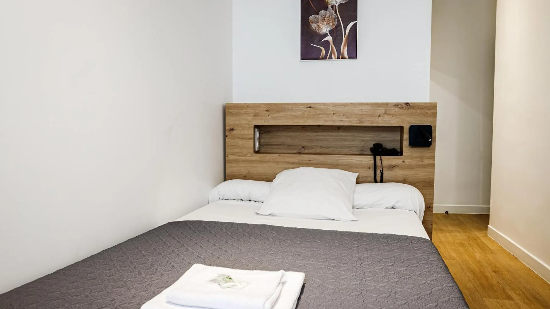 Hotel Du Dauphiné Lyon 2*,  France